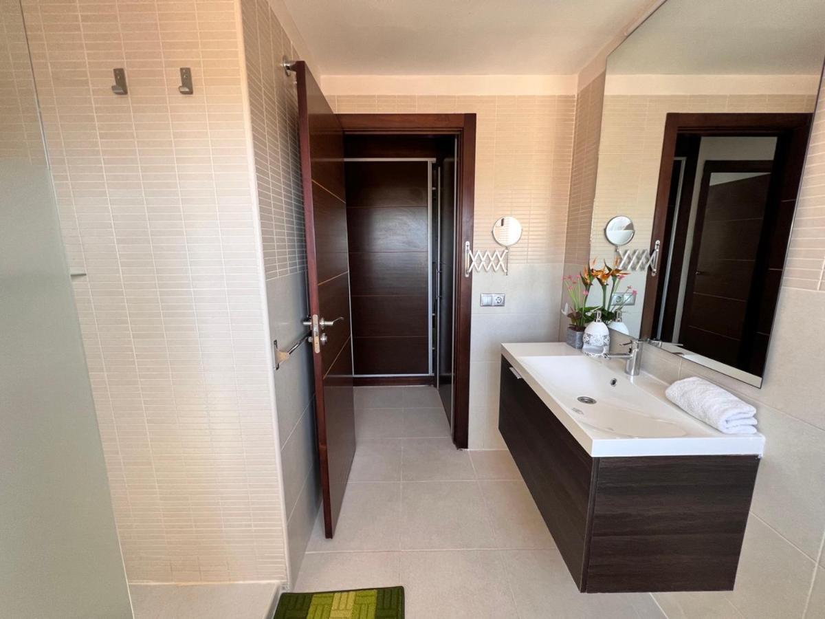 Seaview Paradise Hard Rock Apartment Адехе Екстер'єр фото
